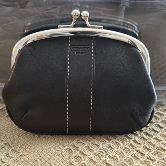 Coach Black Wallet Elegant Leather Accessory - Picture 8 of 12